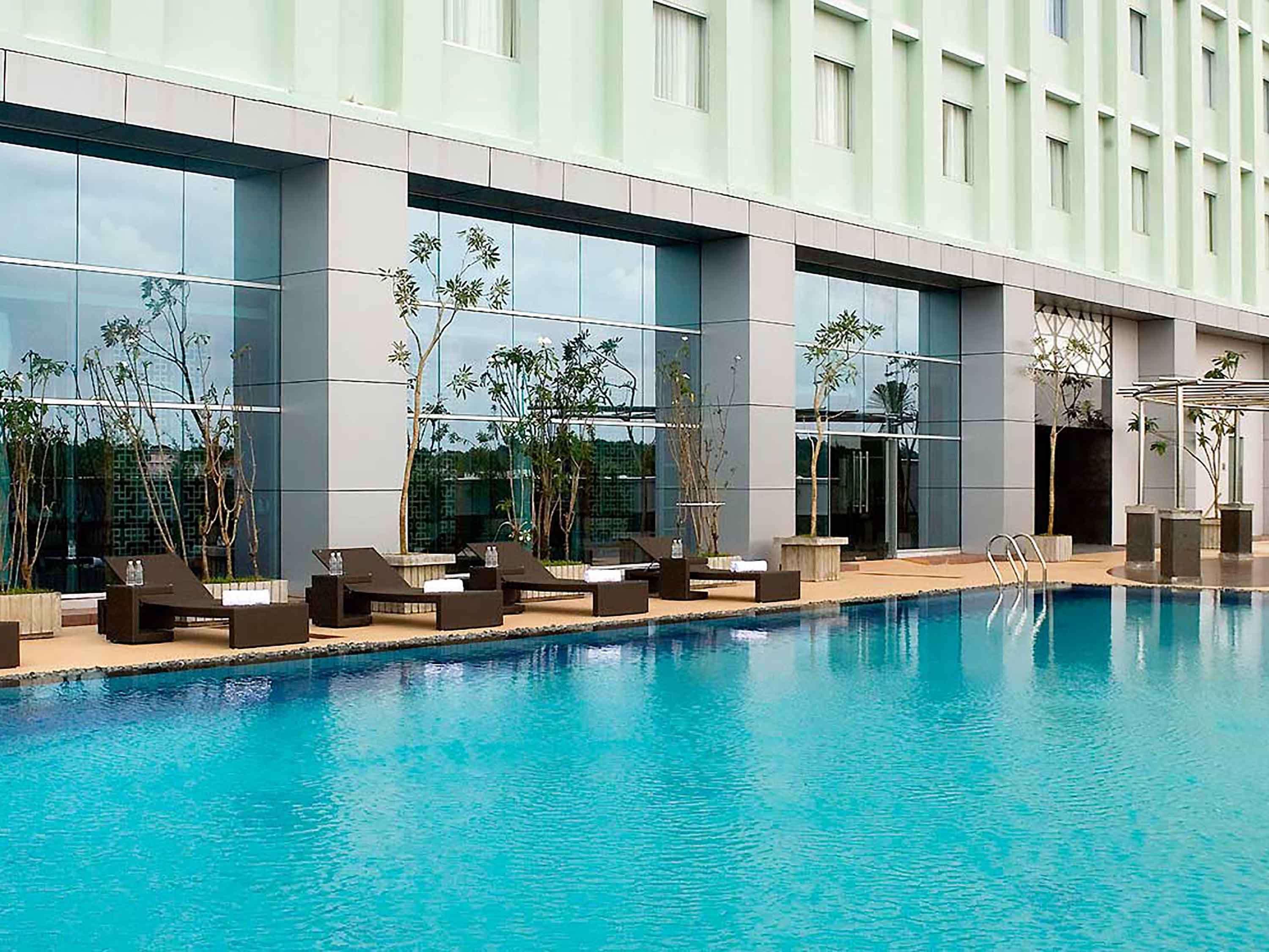 Novotel Bangka Hotel & Convention Center Панкалпинанг Экстерьер фото